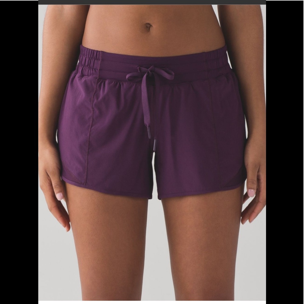 Lululemon Hotty Hot Short Long 4"
Darkest Magenta